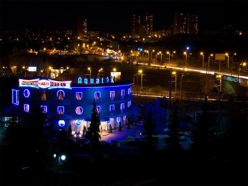 Aquapark Hotel & Villas エレバン エクステリア 写真
